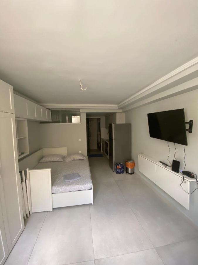 Minimalist Studio Behind Hilton Hotel เอเธนส์ ภายนอก รูปภาพ